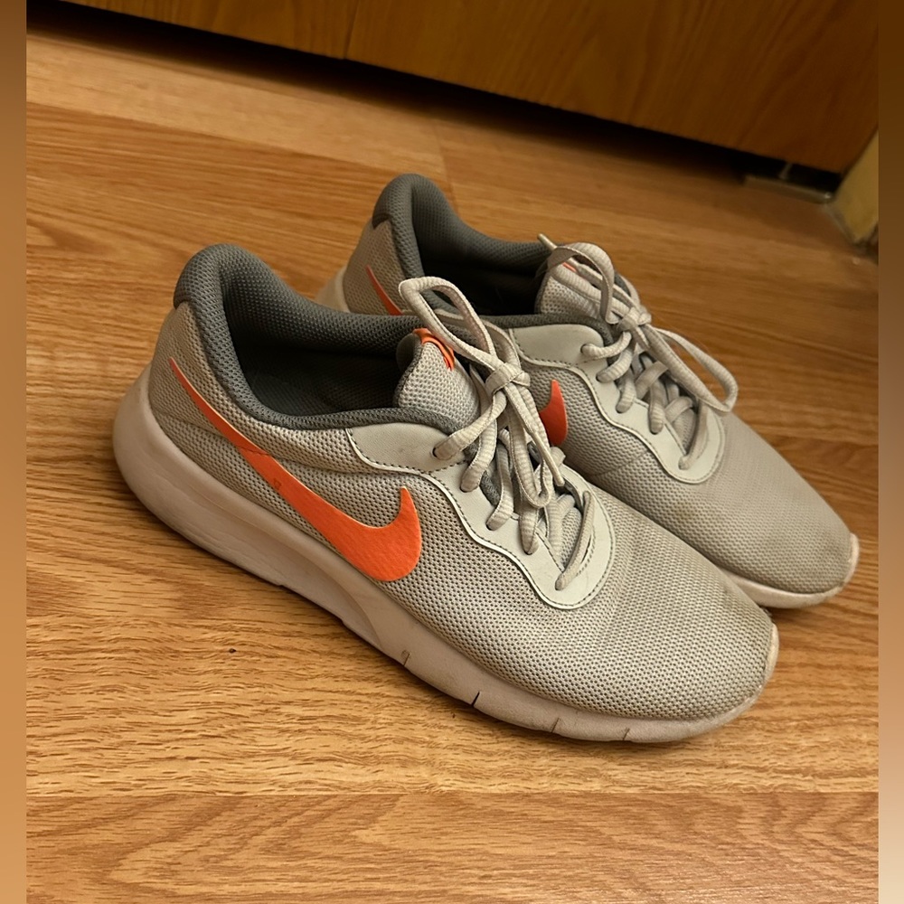 Women’s Nikes (8-8.5 women’s)